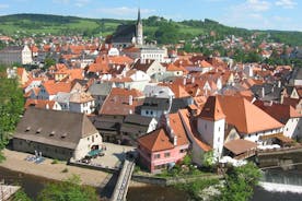 Privé enkele reis sightseeingtransfer van Hallstatt naar Praag via Cesky Krumlov
