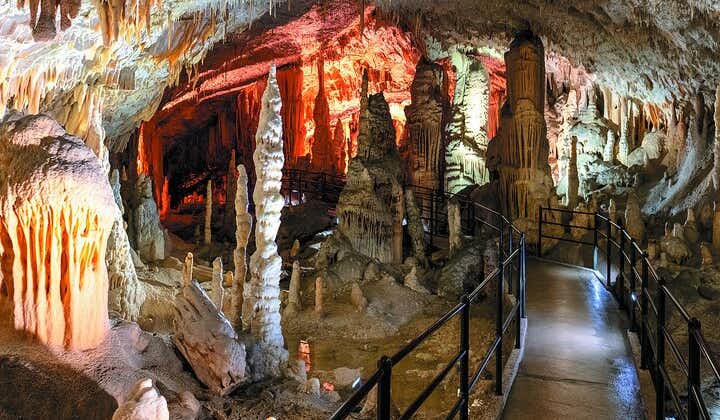 卢布尔雅那出发的波斯托伊那溶洞和洞窟城堡之旅
