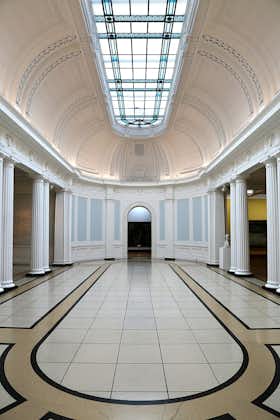 photo of The Oval Hal in Dublin City Gallery the Hugh Lane Dublin, Irland.