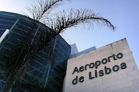 Privater Transfer bei der Ankunft am Flughafen Lissabon