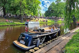 リガのプライベートボートツアー体験（市内運河とダウガヴァ）