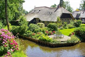 Private Self Guided Walking Tour in Giethoorn with your Phone