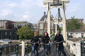 地元ガイドとのプライベートアムステルダムバイクツアー（家族向け）