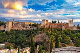 Opastettu kävelykierros Alhambrassa Granadassa