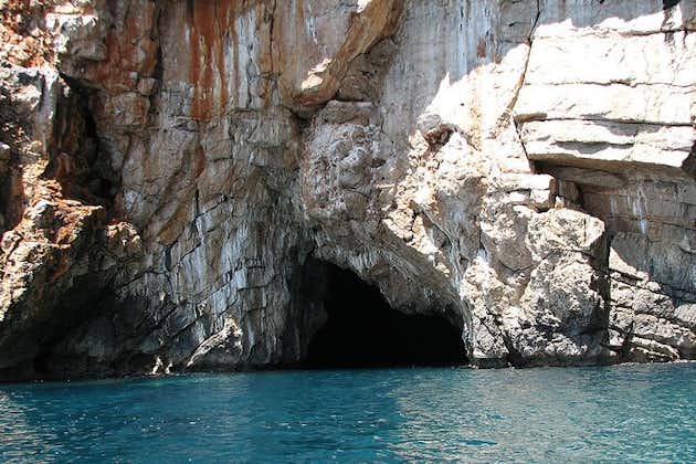 Visite de la grotte bleue et de la plage de Dobrec