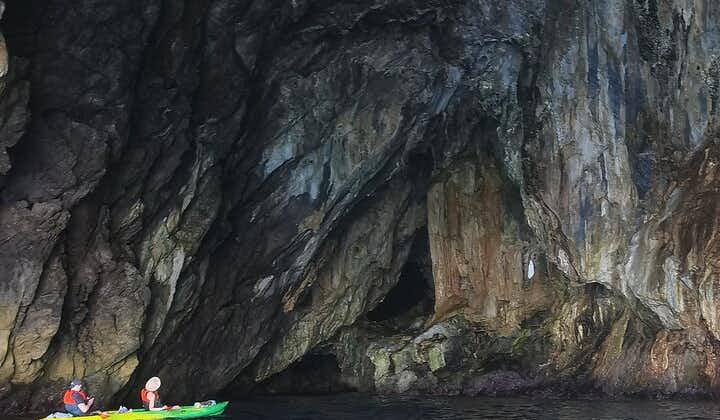 Kayak & Snorkeling Tour to the Pandora Cave of Maiori and Aperitif