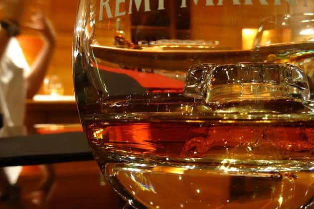 Tour privato di un giorno da Angouleme: sfaccettature del cognac: marchio, distilleria, cooperativa