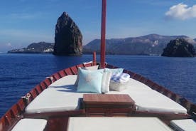 Lipari og Vulcano privat bådtur (7 timer)