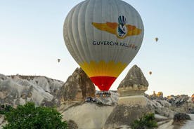 Goreme/Cappadocia Sunrise Hot Air Balloon Flight with Pickup