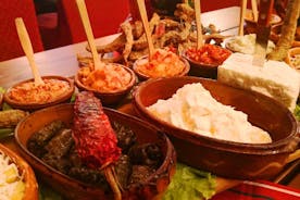 Makedonsk autentisk buffet frokost med traditionel musik