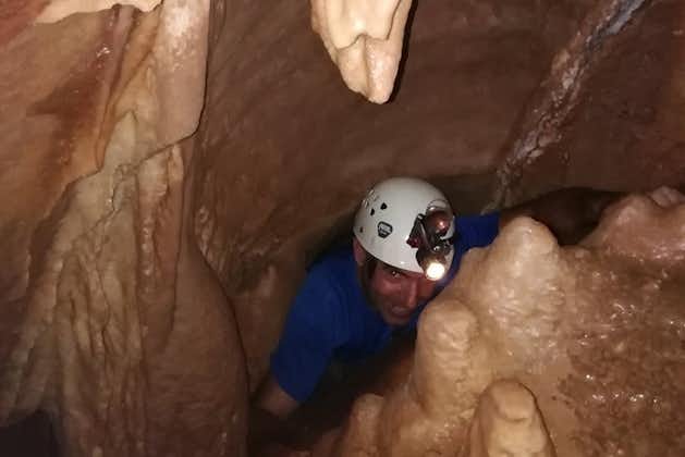 Espeleología en Granada: cueva de Cogollos