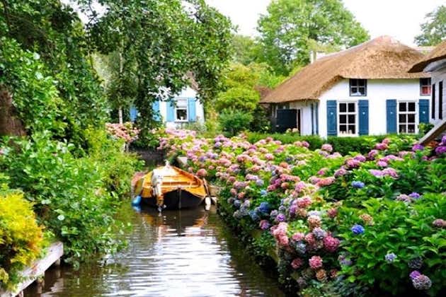 Giethoorn Private tour from Amsterdam with Guide and Custom Options