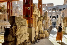 Expertguidad rundtur i Colosseums tunnelbana, arena och forum