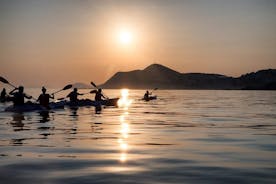 Kajakroning På Havet Ved Solnedgang Og Vinsmagning I Dubrovnik