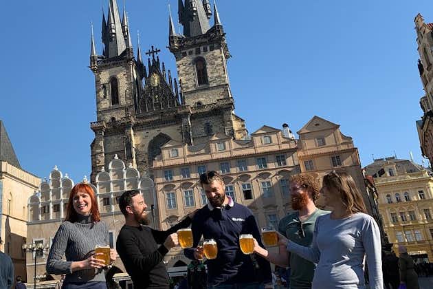 Excursão histórica pelos pubs de Praga com bebidas incluídas