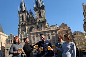 Pubene i Praha Historisk tur med drinker inkludert