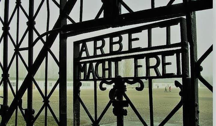 Vollständige Dachau-Tour in kleiner Gruppe von München aus mit dem Zug