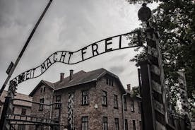 Auschwitz-Birkenau - Ohita jonon liput