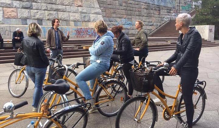 Tour completo de 3 horas en bicicleta de Praga