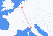 Vluchten van Maastricht, Nederland naar Pisa, Italië