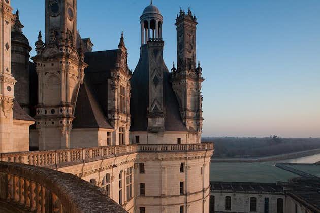 Loire Valley Castles and Wineries Private VIP Day Trip with Lunch