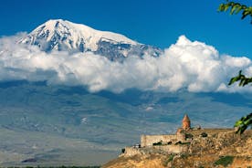 Excursión privada de un día a los monasterios de Khor Virap, Noravank y Tatev