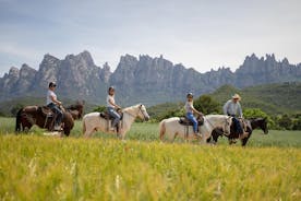 Visita al monasterio de Montserrat y paseos a caballo desde Barcelona 