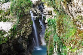 Tur til Martvili Canyon, Prometheus Cave og Kinchkha Waterfall fra Kutaisi