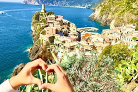 Cinque Terren yksityinen päiväretki Genovasta paikallisen englantia puhuvan kuljettajan kanssa