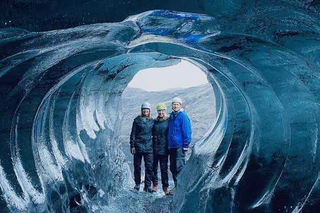 Vik에서 출발하는 Katla 화산 슈퍼 지프 투어의 얼음 동굴