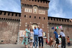 Recorrido turístico privado por los mejores lugares de Milán, como el Duomo, la Scala y el Castillo Sforza