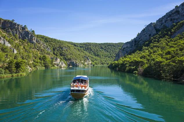 Krka-Wasserfälle & historisches Šibenik - Fahrer & Guide, Bootsfahrt, Mittagspause