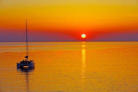 Santorini Sunset Luksus Sejl Catamaran Cruise med BBQ, drinks, transfer