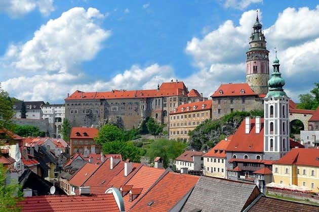Trasferimento privato da Passau a Praga con scalo a Cesky Krumlov