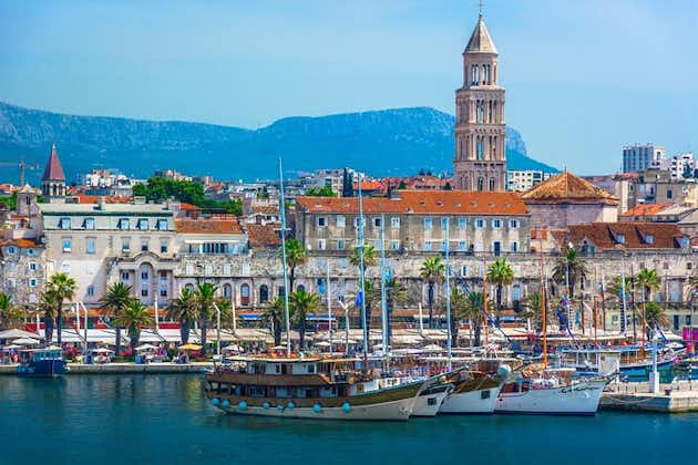 Traslado privado de Pula a Split con 2 horas para hacer turismo