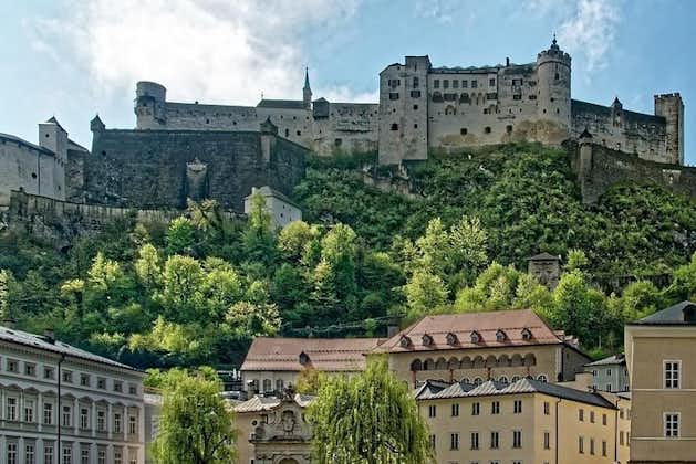 Transfer from Budapest to Salzburg: Private daytrip with 2 hours for sightseeing