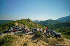 カヤック シュノーケリング、ジープ サファリ、ハイキング、アルバニアの峡谷探検 - 6 日間ツアー