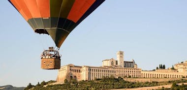 バルーンアドベンチャーイタリア、アッシジ、ペルージャ、ウンブリアの熱気球の乗り物