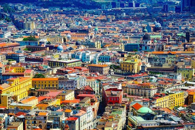Traslado privado de Bari a Nápoles con 2 horas para hacer turismo