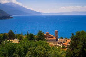 Siirrä Skopjesta Tiranaan puolen päivän kiertueella Ohridissa