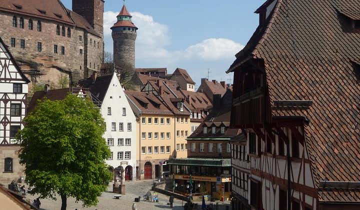 Wandeling door oude stad van Neurenberg en over paradeterrein van de nazipartij