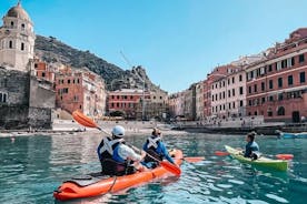 Kayak tour from Monterosso to Vernazza