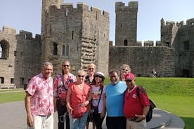 Excursión por la costa de Holyhead en grupos pequeños en el castillo de Caernarfon