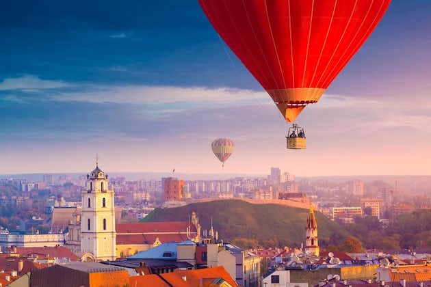 Tour privé en montgolfière à Vilnius
