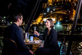Pariisin Seine-joen kiertoajelu ja gourmet-illallisristeily 3 ruokalajin menulla