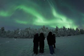 Experiencia de caza con fotografía de auroras en Rovaniemi