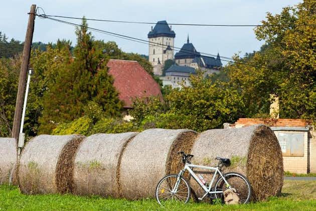 Excursion d'une journée à vélo dans la campagne jusqu'au château de Karlstejn