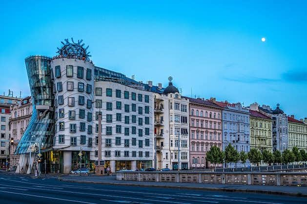 Un aperçu architectural de Prague lors d'une visite privée avec un local