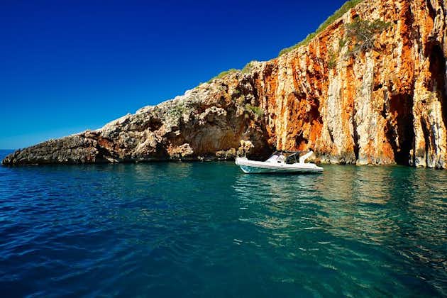 红岩和帕克莱尼岛的私人快艇之旅