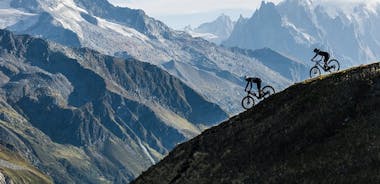 Synvinkel på glaciärerna i Chamonix med elektrisk mountainbike